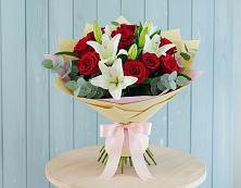 Букет цветов из:  Лилии и Розы в Волховце 