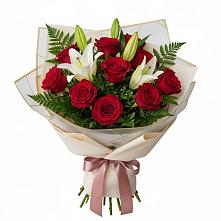 Букет цветов из:  Лилии и Розы в Волховце 