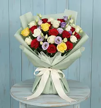 Букет цветов из:  Розы в Волховце 