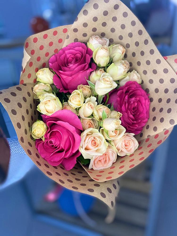 Букет цветов из: Розы в Волховце 