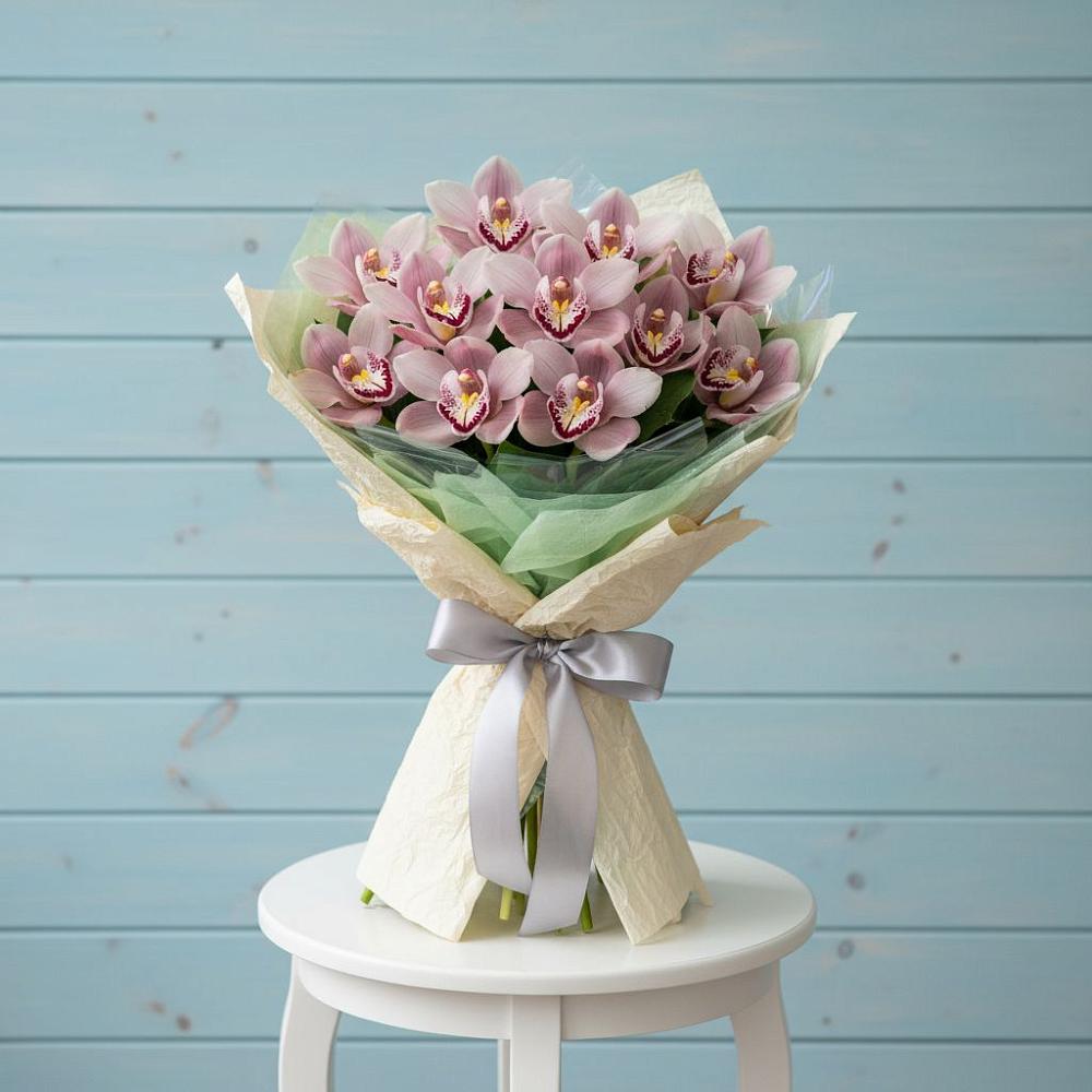 Букет цветов из: Орхидеи и Розы в Волховце 