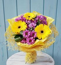 Букет цветов из:  Хризантемы и Герберы #REPLACE_PRED# Волховце 