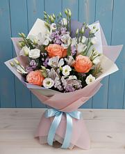 Букет цветов из:  Лизиантусы, Розы, Альстромерии и Гипсофила в Волховце 