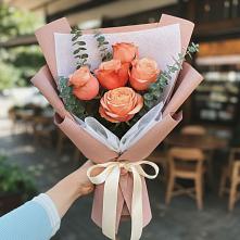 Букет цветов из:  Розы в Волховце 