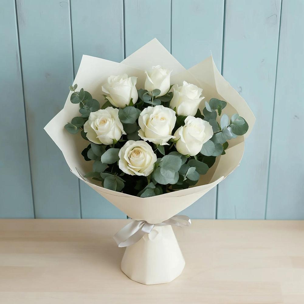 Букет Белые розы в Эвкалипте в Волховце 