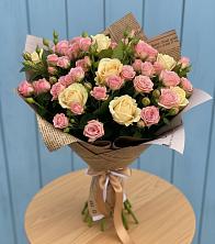 Букет цветов из:  Розы в Волховце 
