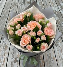 Букет цветов из:  Розы в Волховце 