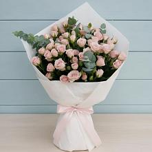 Букет цветов из:  Розы в Волховце 