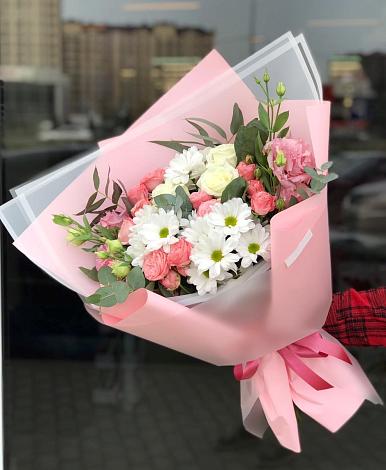 Букет цветов из: Розы, Лизиантусы и Хризантемы в Волховце 