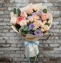 Букет цветов из:  Розы, Лизиантусы и Гвоздики в Волховце 