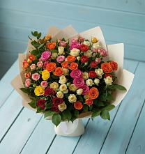 Букет Микс из разноцветных кустовых роз в Волховце 